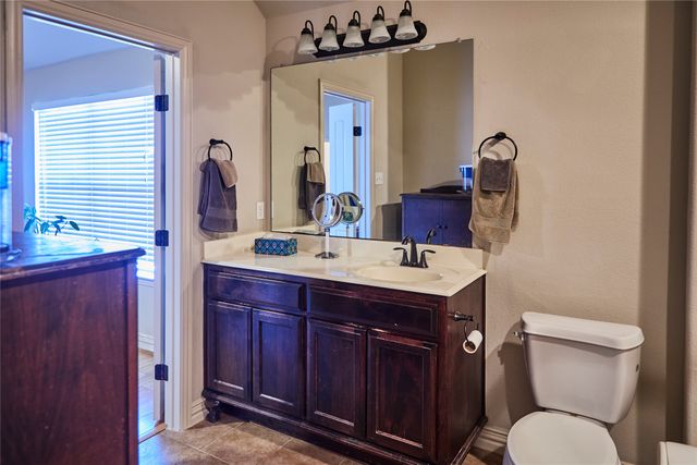 1004 Vintage Avenue, Gainesville, TX 76240