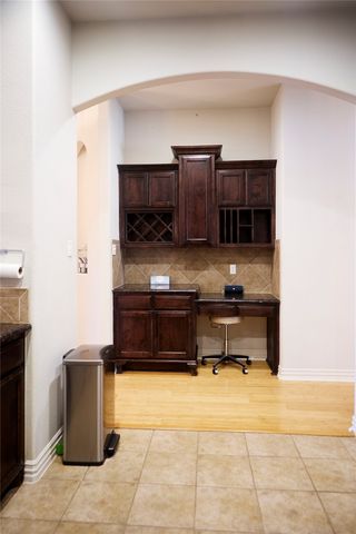 1004 Vintage Avenue, Gainesville, TX 76240