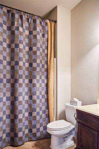 1004 Vintage Avenue, Gainesville, TX 76240