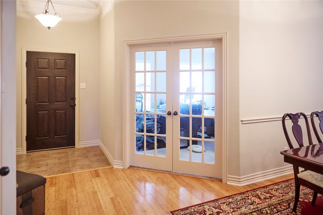 1004 Vintage Avenue, Gainesville, TX 76240