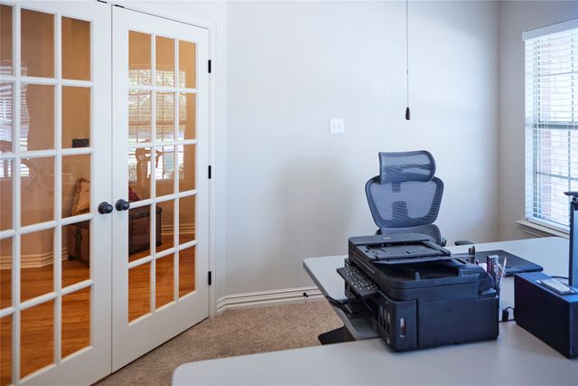 1004 Vintage Avenue, Gainesville, TX 76240