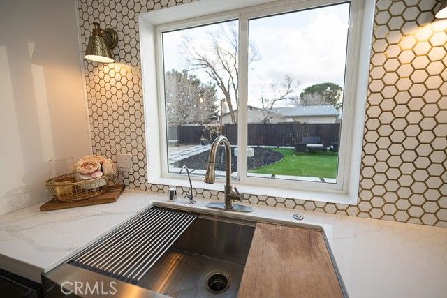 47922 85th St W, Lancaster, CA 93536