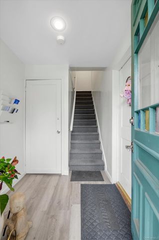33 Central Drive 2, Port Washington, NY 11050