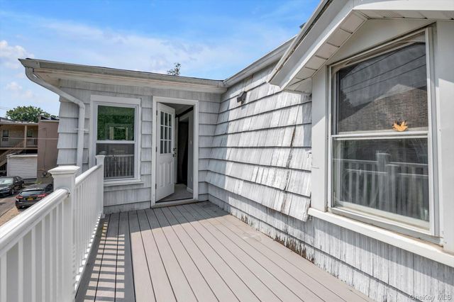 33 Central Drive 2, Port Washington, NY 11050