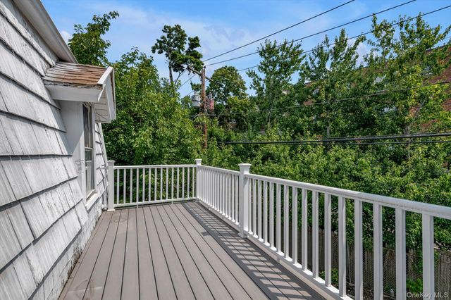 33 Central Drive 2, Port Washington, NY 11050