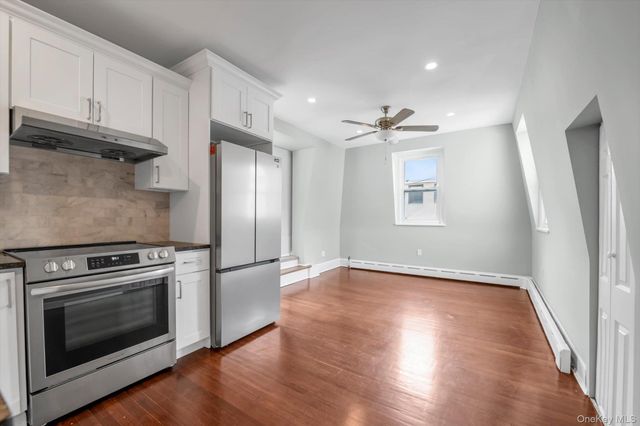 33 Central Drive 2, Port Washington, NY 11050