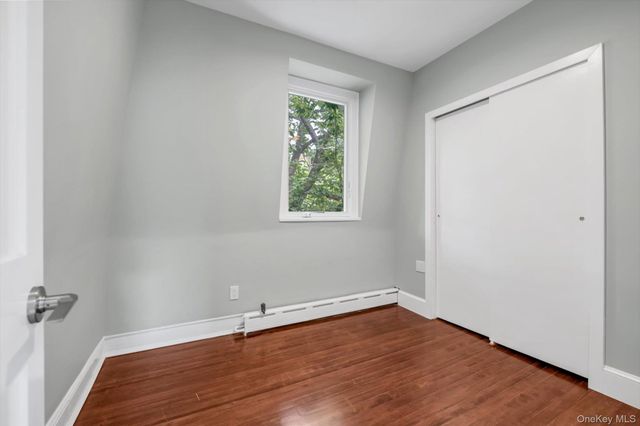 33 Central Drive 2, Port Washington, NY 11050