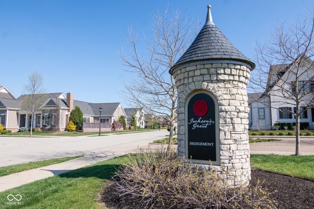 517 Elliot Creek Drive, Carmel, IN 46032