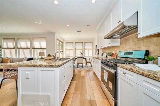 121 Baritone, Irvine, CA 92620