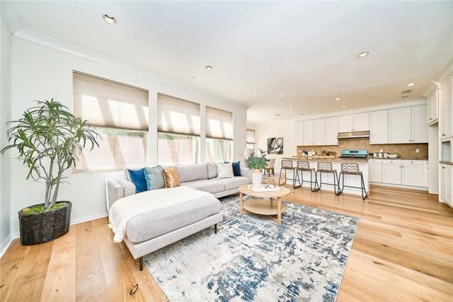 121 Baritone, Irvine, CA 92620