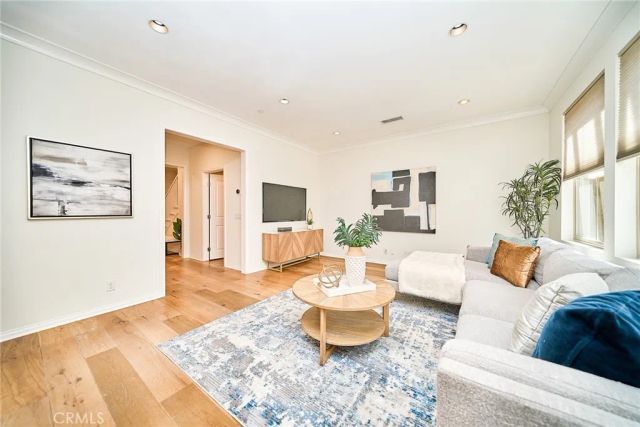 121 Baritone, Irvine, CA 92620
