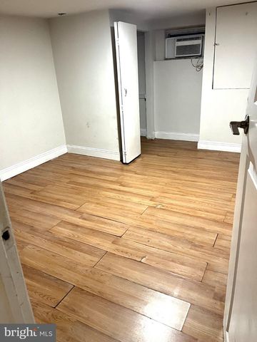 554 SHEPHERD ST NW, Washington, DC 20011