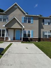1061 W Pueblo Drive, Jacksonville, NC 28546