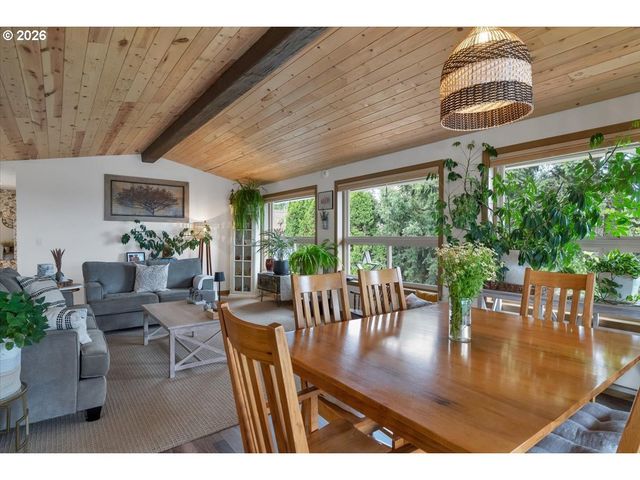 5240 CHAPMAN St, Salem, OR 97306