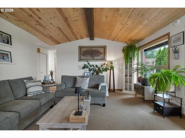 5240 CHAPMAN St, Salem, OR 97306