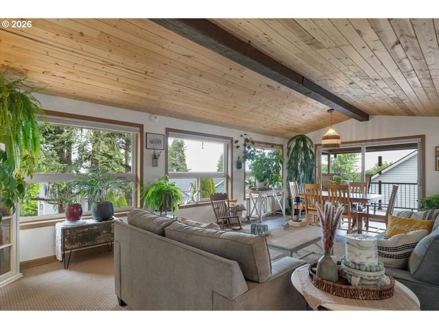 5240 CHAPMAN St, Salem, OR 97306
