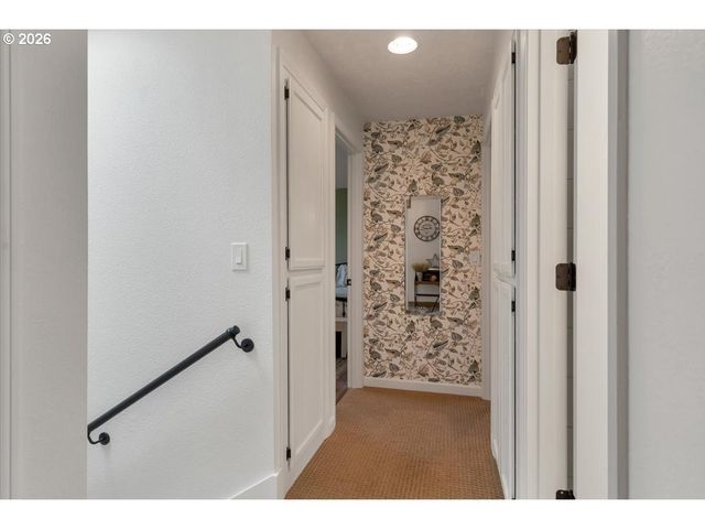 5240 CHAPMAN St, Salem, OR 97306