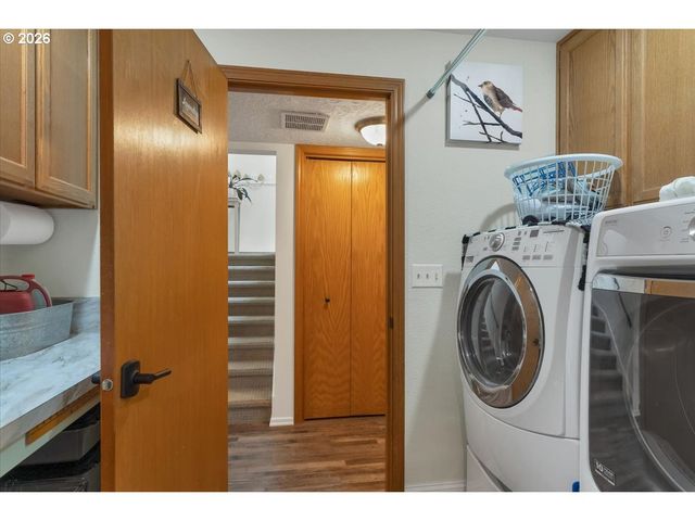 5240 CHAPMAN St, Salem, OR 97306