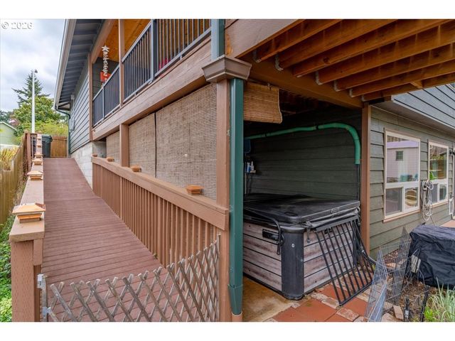 5240 CHAPMAN St, Salem, OR 97306