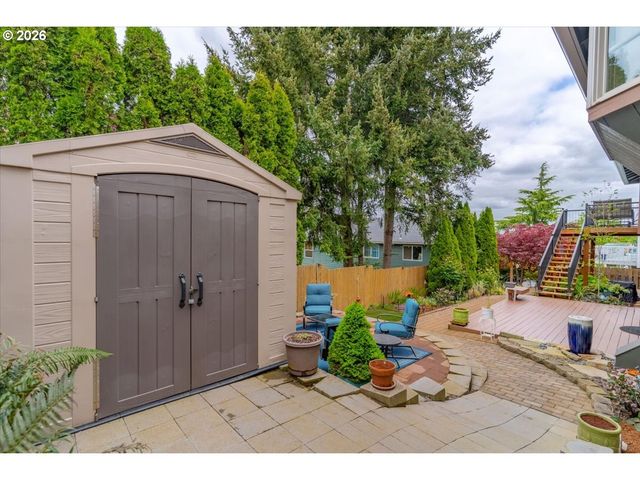 5240 CHAPMAN St, Salem, OR 97306
