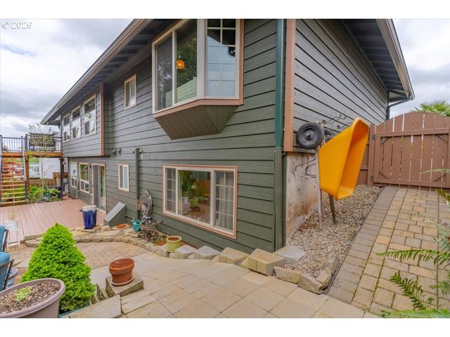5240 CHAPMAN St, Salem, OR 97306