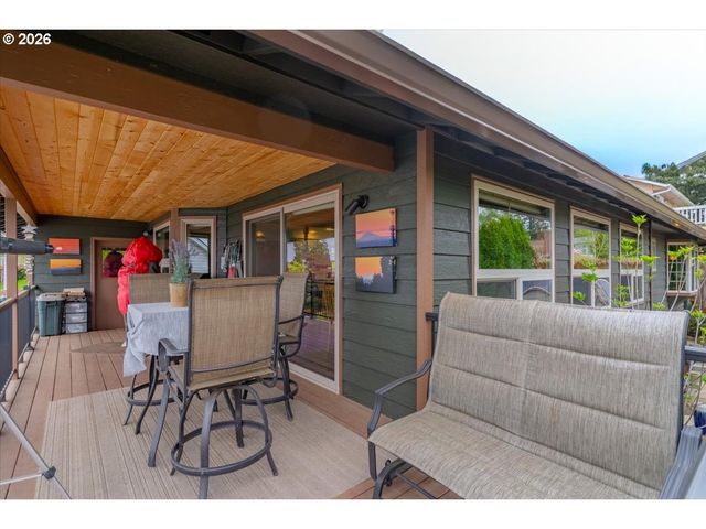5240 CHAPMAN St, Salem, OR 97306