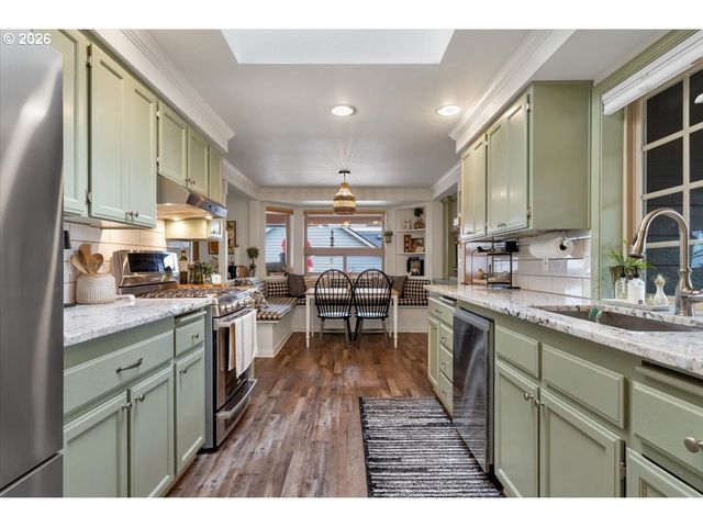 5240 CHAPMAN St, Salem, OR 97306