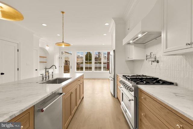 1010 I ST NE, Washington, DC 20002