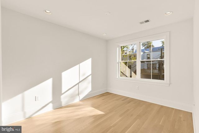 1010 I ST NE, Washington, DC 20002