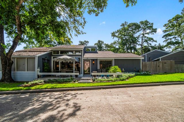 37 April Village, Montgomery, TX 77356