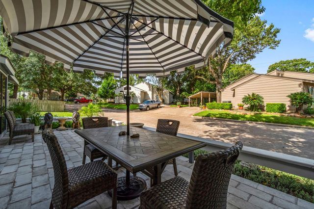 37 April Village, Montgomery, TX 77356