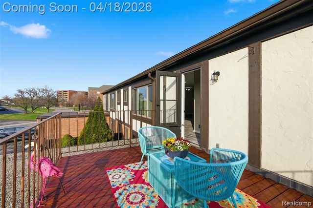 408 Country Club Drive, Saint Clair Shores, MI 48082