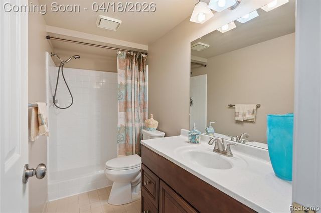 408 Country Club Drive, Saint Clair Shores, MI 48082