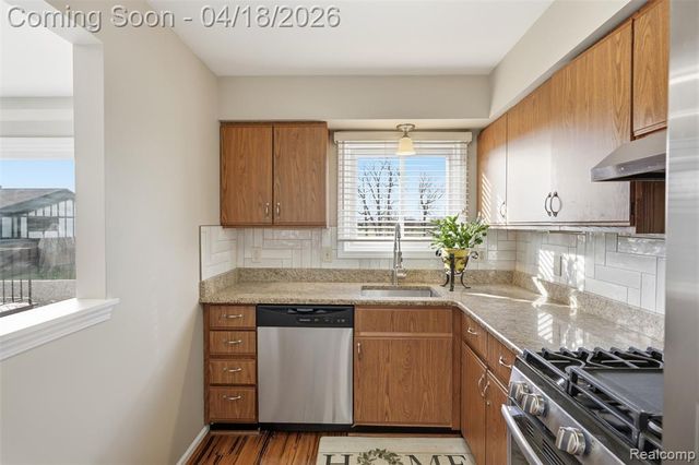 408 Country Club Drive, Saint Clair Shores, MI 48082