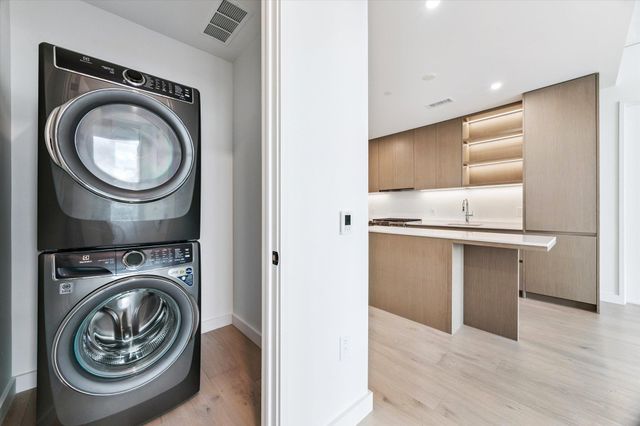 610 Davis ST 4305, Austin, TX 78701