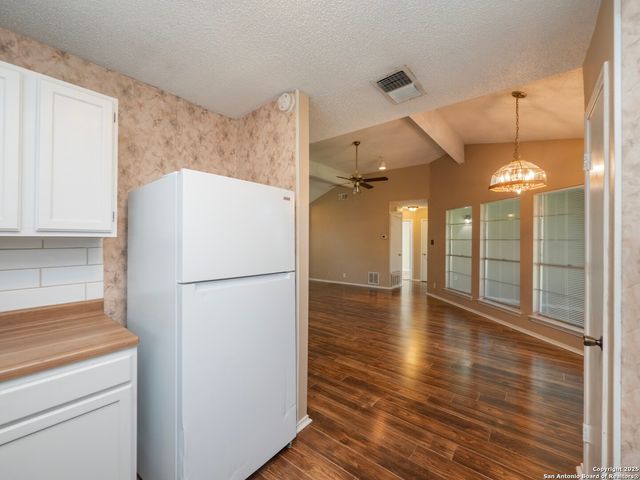 7903 Forest Cabin, Live Oak, TX 78233