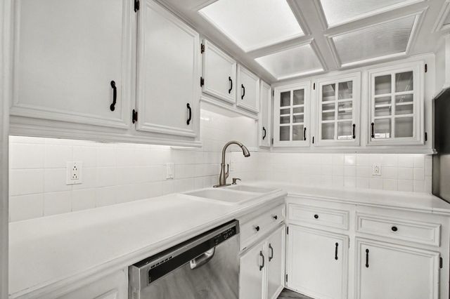 2101 Fountain View Drive 55, Houston, TX 77057