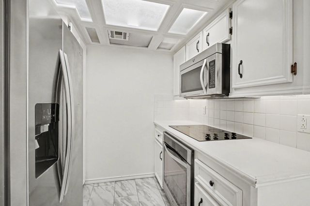 2101 Fountain View Drive 55, Houston, TX 77057