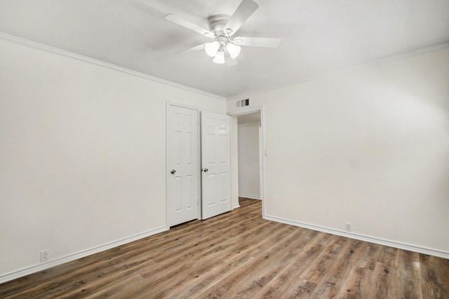 2101 Fountain View Drive 55, Houston, TX 77057