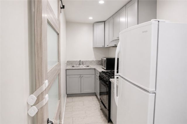 17144 Burton Street, Lake Balboa, CA 91406