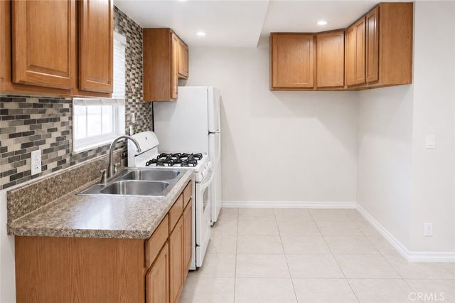 17144 Burton Street, Lake Balboa, CA 91406