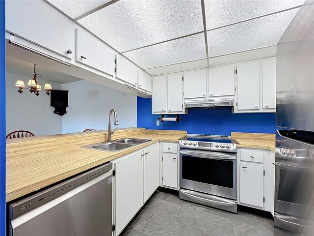 3279 BENEVA ROAD 102, Sarasota, FL 34232