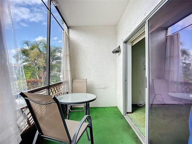 3279 BENEVA ROAD 102, Sarasota, FL 34232