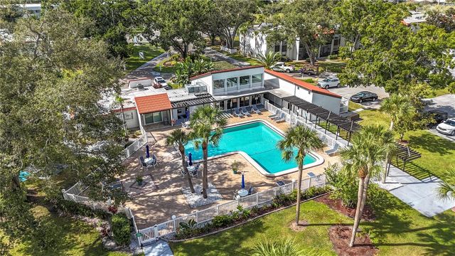 3279 BENEVA ROAD 102, Sarasota, FL 34232