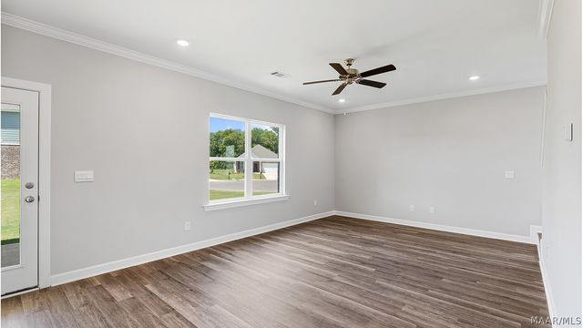 1009 Garden Lane, Prattville, AL 36066