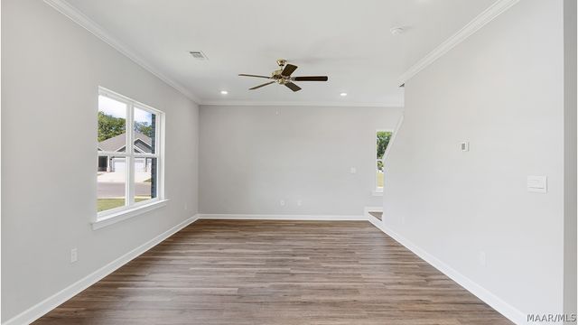 1009 Garden Lane, Prattville, AL 36066