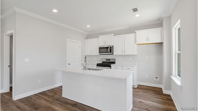 1009 Garden Lane, Prattville, AL 36066