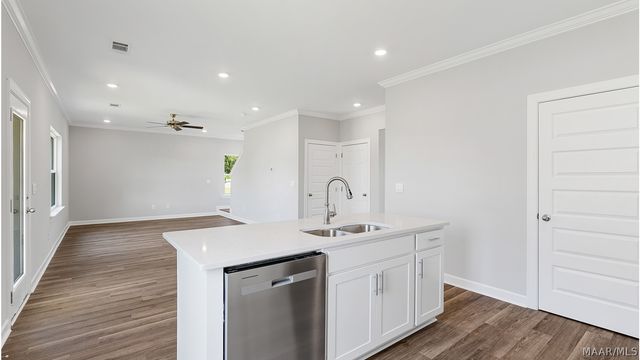 1009 Garden Lane, Prattville, AL 36066
