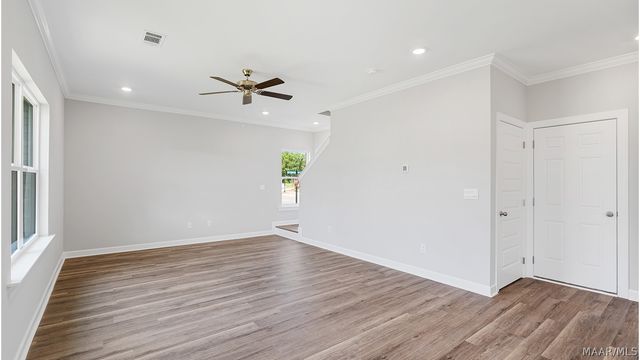 1009 Garden Lane, Prattville, AL 36066