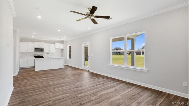1009 Garden Lane, Prattville, AL 36066